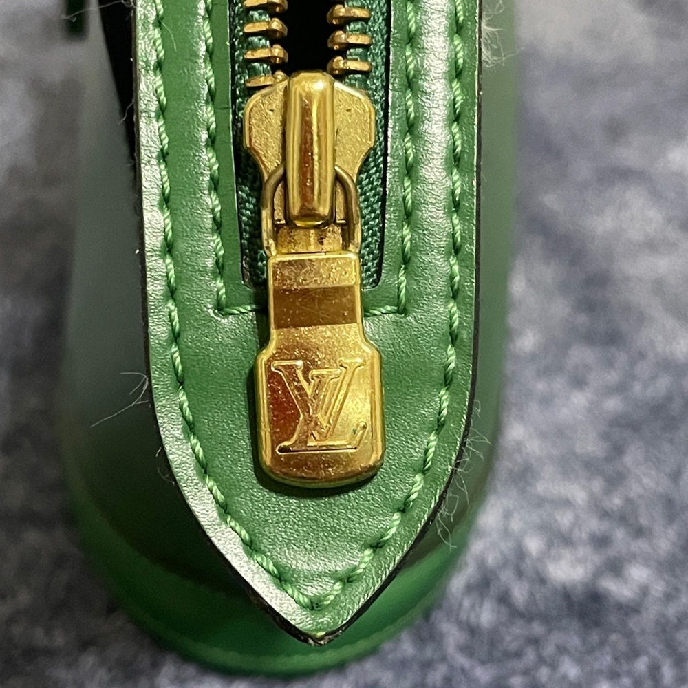 Louis Vuitton Epi Green St Jacques Handbag - Picture 9 of 16